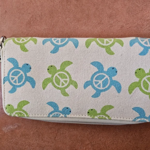 Bungalow 360 large wallet sea turtle - Picture 2 of 4